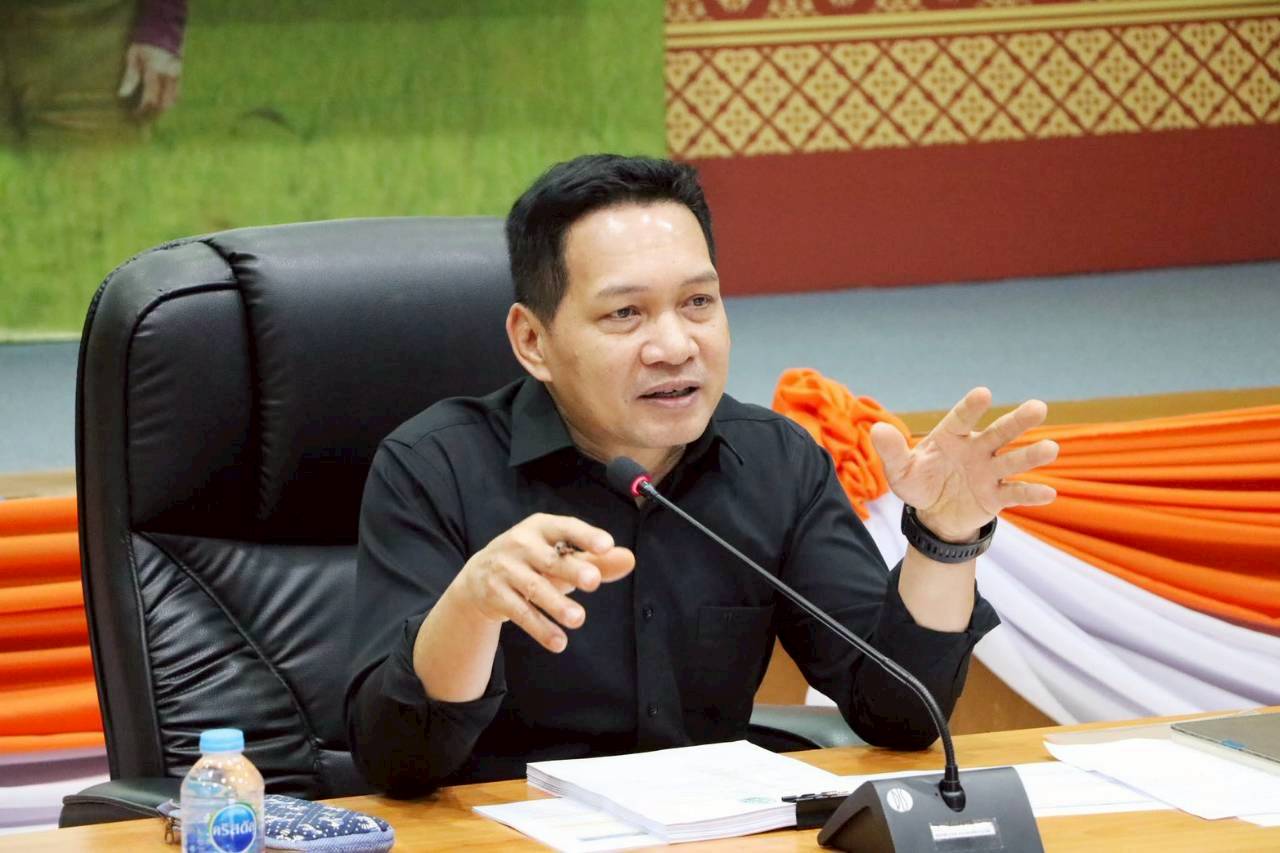 title - ประชุมคณะทำงานจัดทำรายงานผลการดำเนินงานกองทุนการปฏิรูปที่ดินเพื่อเกษตรกรรม ประจำปีงบประมาณ พ.ศ. 2568 